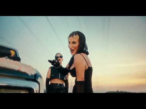 Eda Sakız İrem Derici Papatya