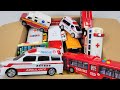 たくさんの『救急車＆バス』を箱にまとめ、坂道を走らせてみた。緊急走行テスト！"Ambulance and Bus" Minicars run on a slope. emergency driving