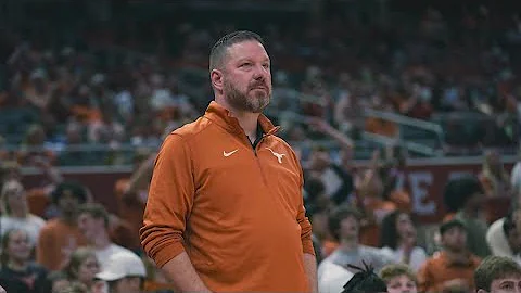 Texas Longhorns men's basketball coach Chris Beard arrested, APD says