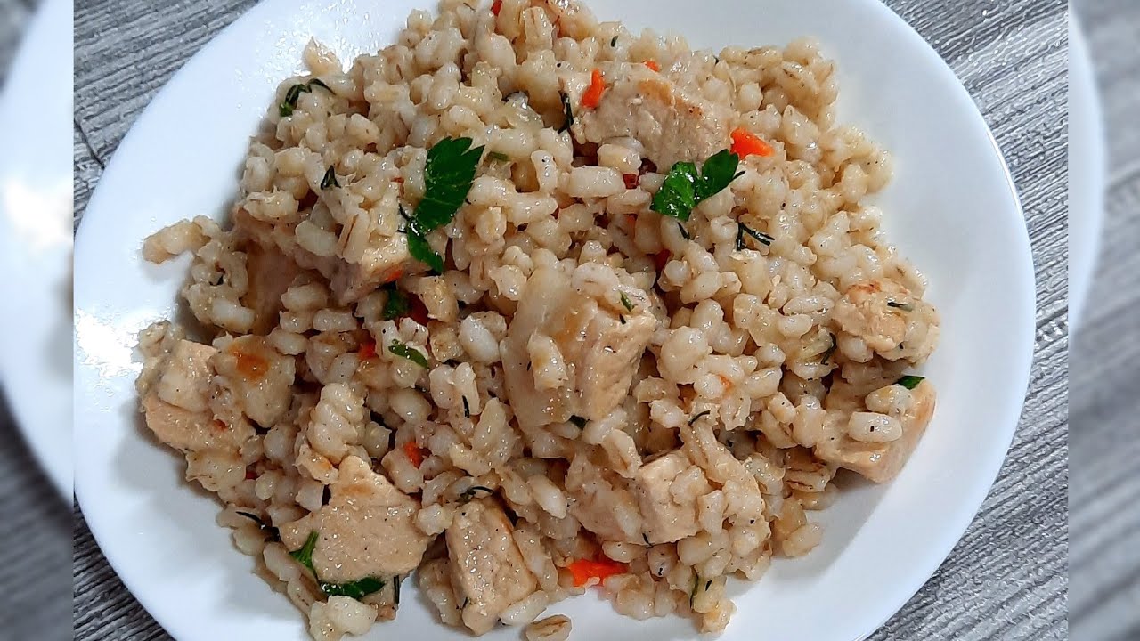 сифудо тяхан. човлент. перловка с луком и сосисками. тяхань в сливочном соусе. перловая крупа с мясом.