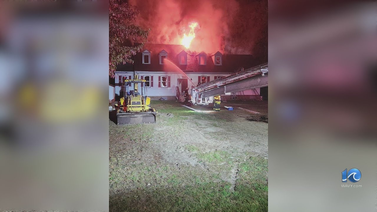 Heavy fire damages home in Smithfield Monday night - YouTube