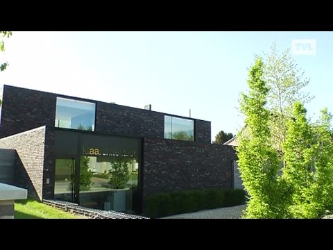 Video: IJsarena's Met Een Ongewone Architectuur