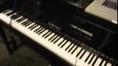 Yamaha Hybrid Being Played by A Computer MIDI File !