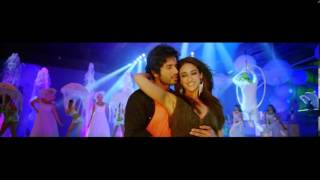 Lets Go Bananas Phata Poster Nikla Hero