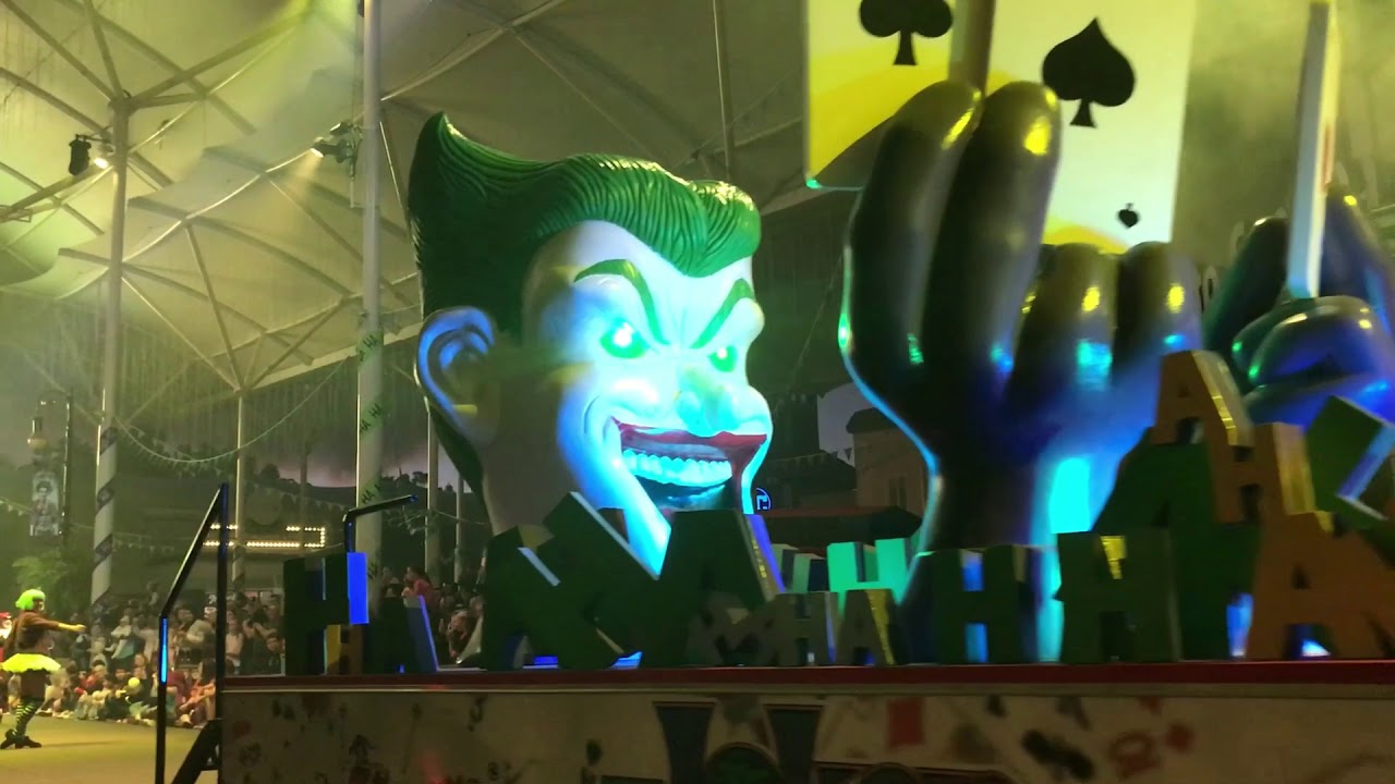 DC Super Heroes & Super Villains Parade (2018) - Warner Bros Movie World