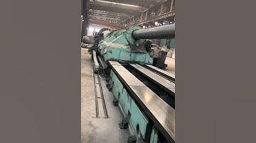 Heavy duty lathe with deep hole boring attachment