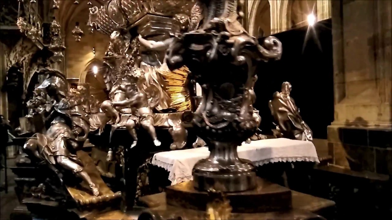 Prague Castle Tour | Places to see in Prague Czech Republic | Prague Travel Guide