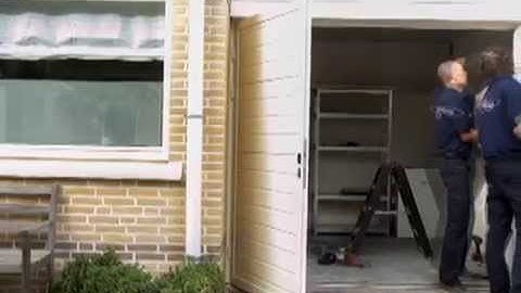 AB Techniek garagedeuren montage Novoferm DuoPort openslaande deuren voor de garage