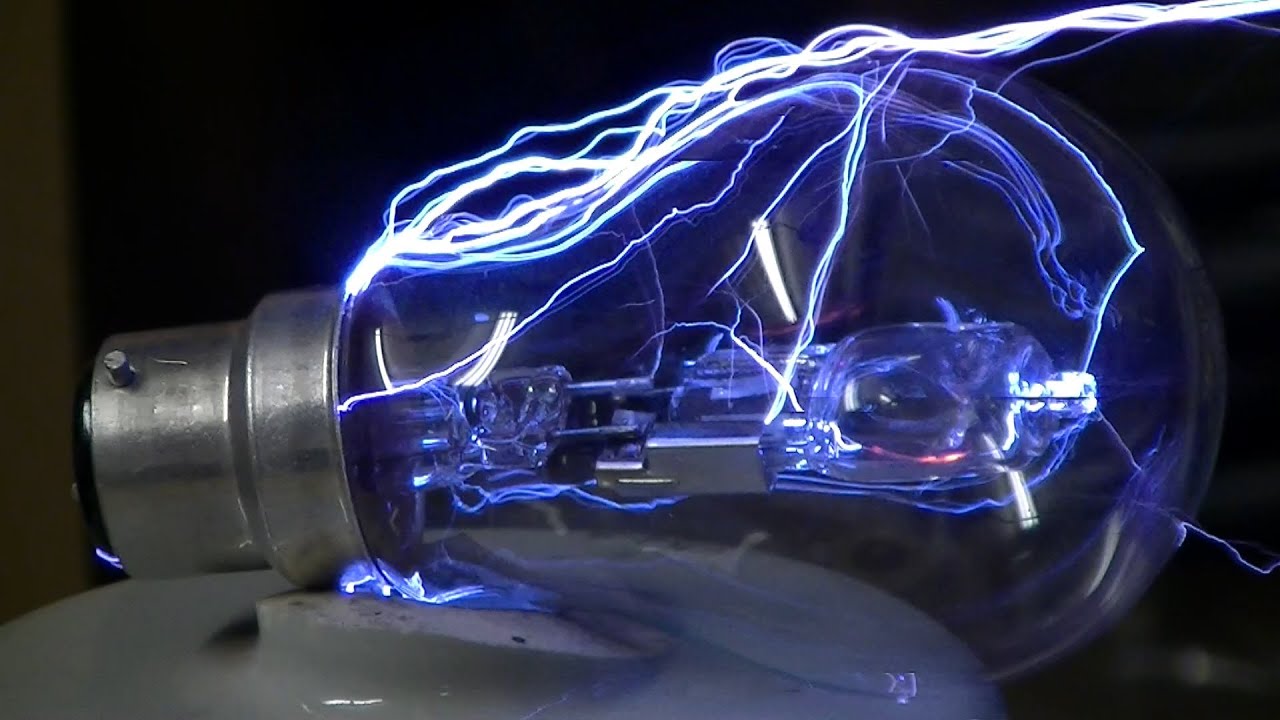 Компания BoomBoxDeluxe посетила мистера Фотона.