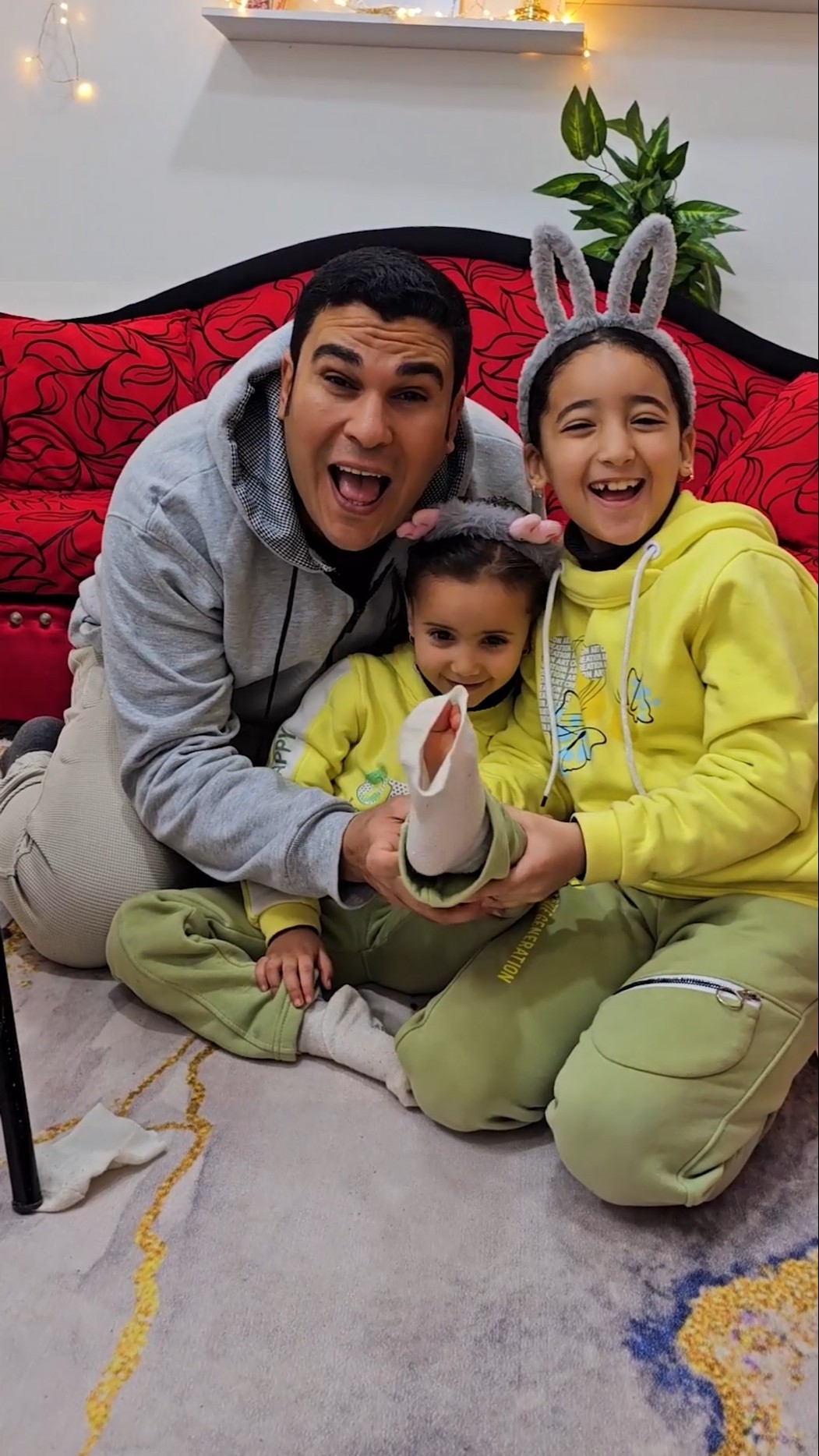 Dad and sister solve baby sister's problem ??♥️? #shorts