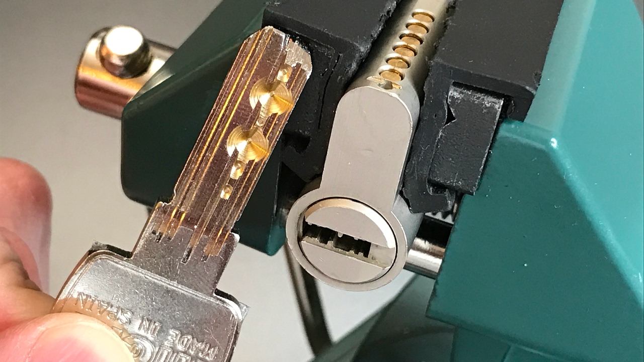 picking a business name [385] MCM Model E8 Dimple Lock Picked and Gutted