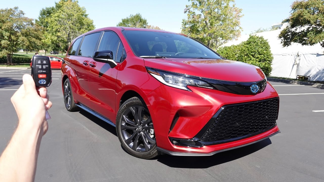 2025 Toyota Sienna XSE: Start Up, Walkaround, Test Drive and Review ...