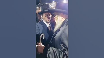 Lipa Schmeltzer meeting with Satmar Rebbe R’ Aaron | הזמר ליפא שמלצר מקבל ברכה מאת האדמו״ר מסאטמאר