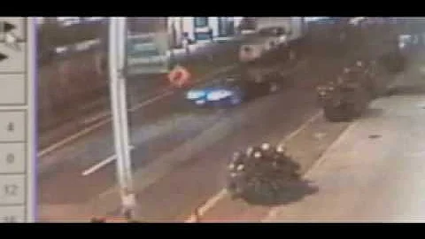 RAW FOOTAGE - No Commentary - Toronto Cyclist Shep...
