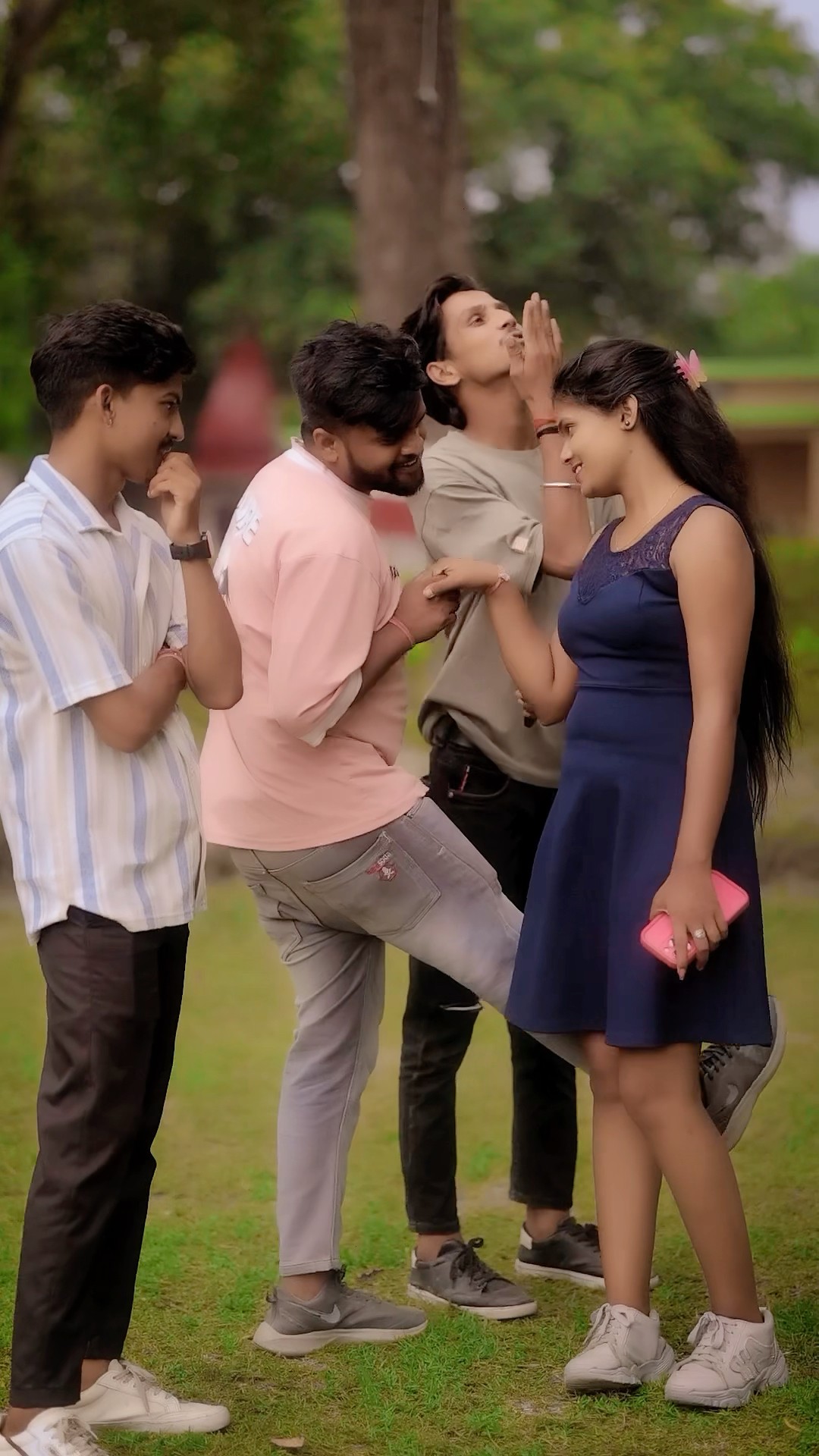 Bach Meri bulbul tujhe pesa milega