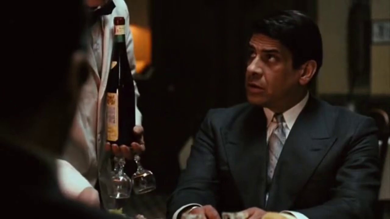 Майкл Корлеоне мстит за отца l Крестный отец - YouTube