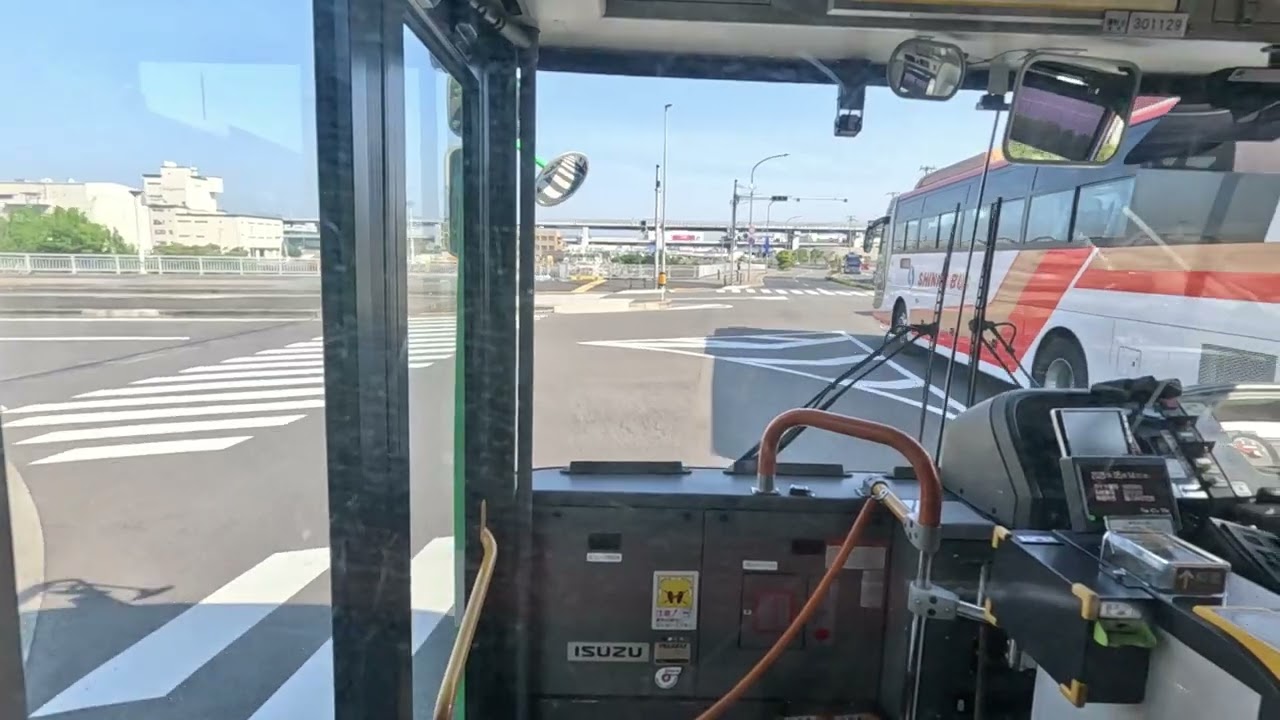 前面展望神戸市バス101系統三宮駅ターミナル前⇒（脇の浜住宅回り）日赤病院⇒三宮駅ターミナル前行き　中央営業所700