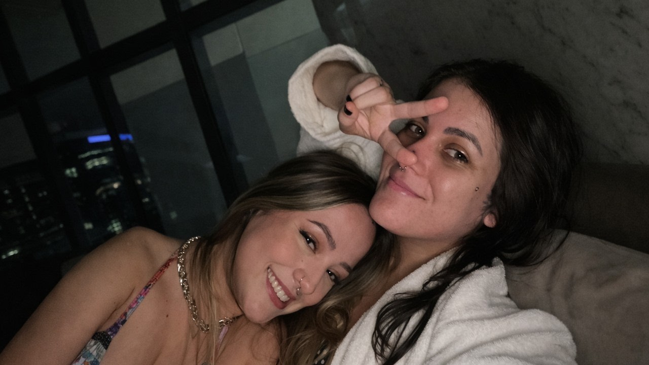 MINHA MÃE QUASE ME BATEU NA LOJA DE CALCINHA 😂