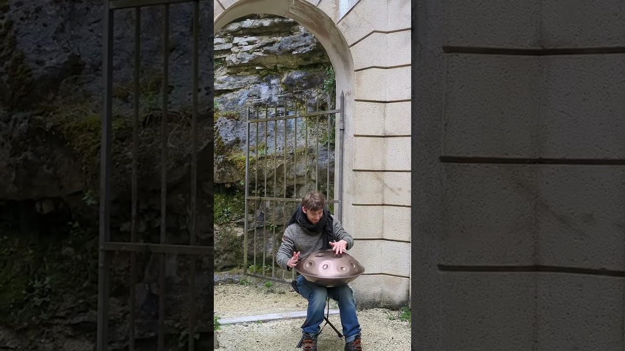 Handpan melody to wish you a lovely summer week ! 🥰