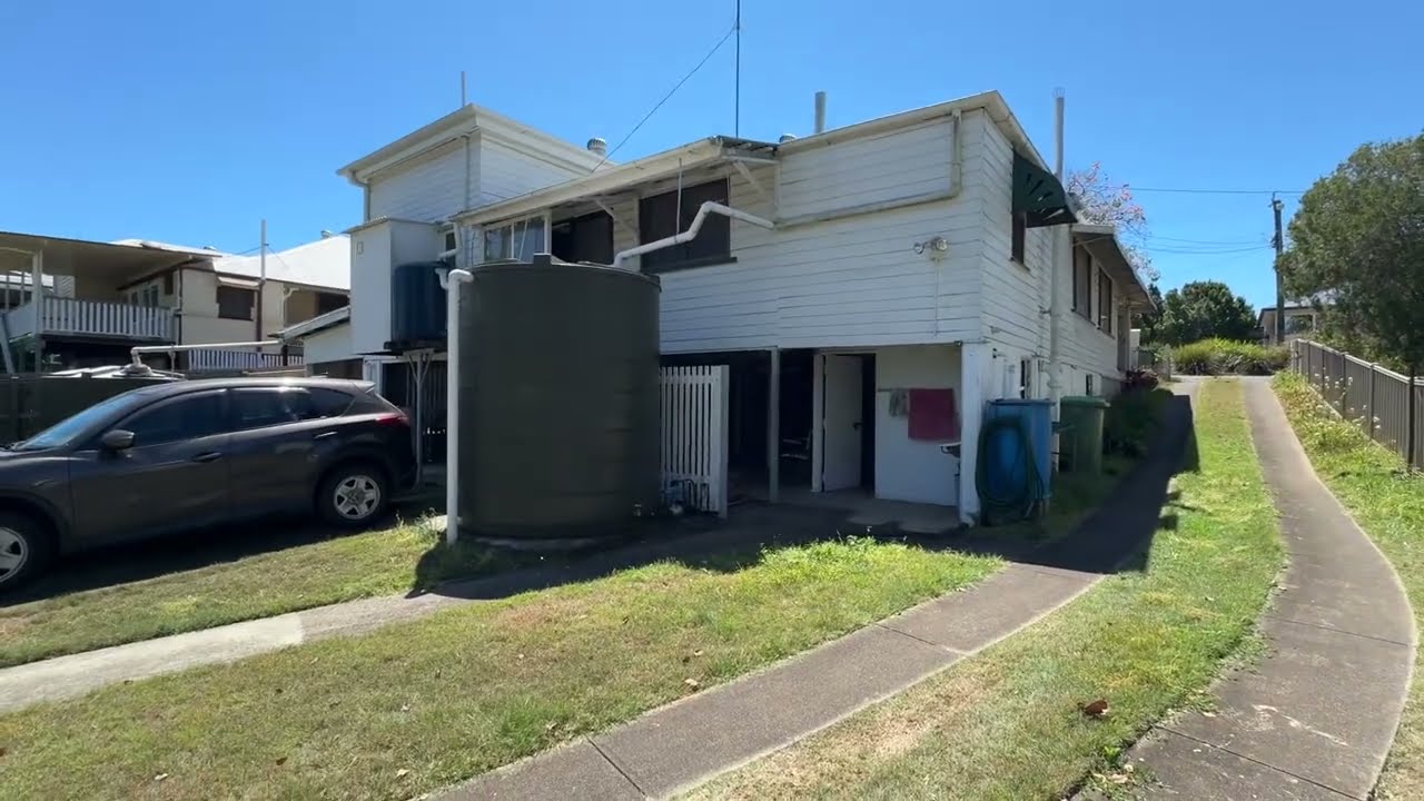 Tank Lee - Housequest - 26 Pine Mountain Road, North Ipswich