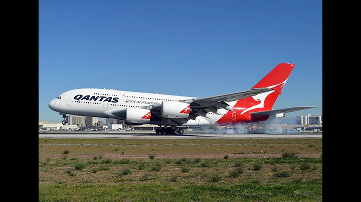 Qantas Airbus A380-800 [VH-OQB] vs. Qantas Boeing 747-400ER [VH-OEI]