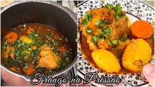 FRANGO COM BATATAS NA PANELA DE PRESSÃO