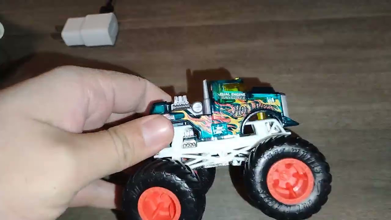 Unboxing 2026 hotwheels monster trucks 1:64 scale (dual engine destroyer)