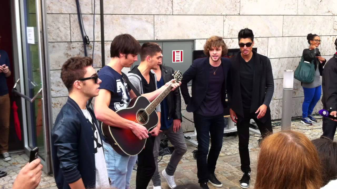The Wanted - Walks Like Rihanna (live and acoustic)