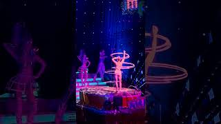 Зажигательный номер с хула-хупами #Shorts #circus #цирк #эквилибристика #hulahoop