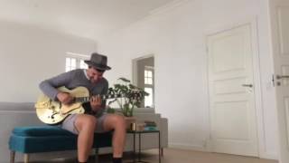 Video thumbnail of "Morten Woods - I Would die 4 U (Prince living room cover)"