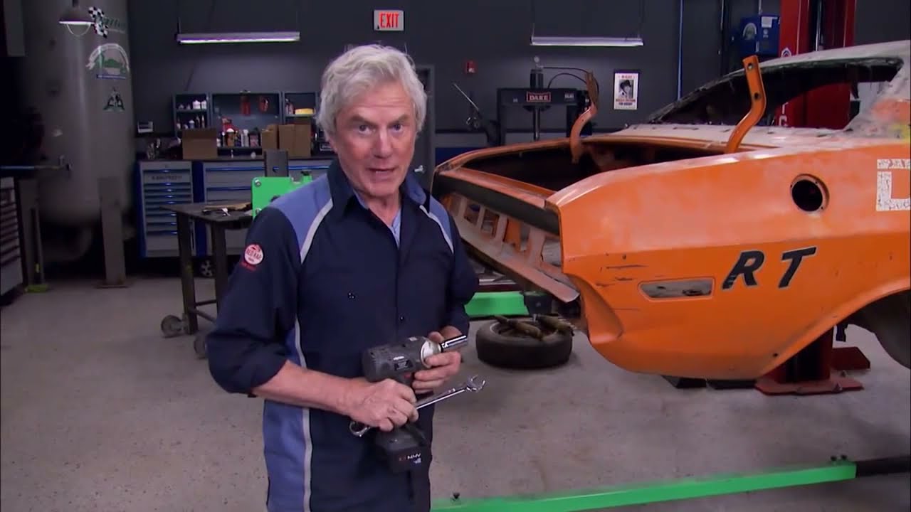 Wrecks to Riches - Rebuild 1970 Dodge Challenger