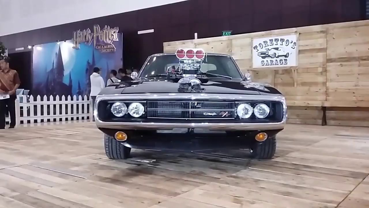 DOMINIC TORETTO'S CAR - 1970 DODGE CHARGER R/T WALKAROUND - YouTube