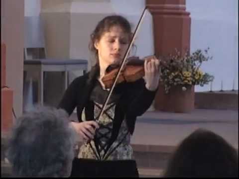 Caroline Adomeit plays Bach - Gigue