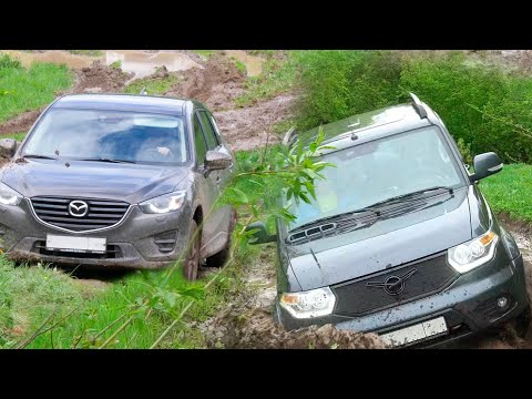Кроссоверы Mazda CX5 и Mitsubishi Outlander отчаянно сражаются с УАЗами на бездорожье
