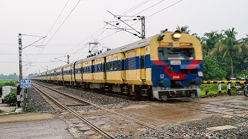 Dangerous Aggressive speed MEMU Train: Furiously skipping out through Railgate