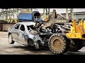 TEAM CORALLY SHOGUN XP 6S - Jumping over cars!