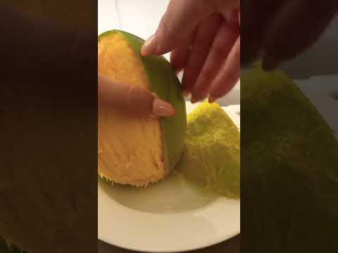 How to peel a Mango #lifehacks #mango #hack