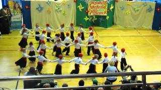 Taniec grecki - Zorba tańczą 5- cio latki z Przedszkola nr 3 w Ustce