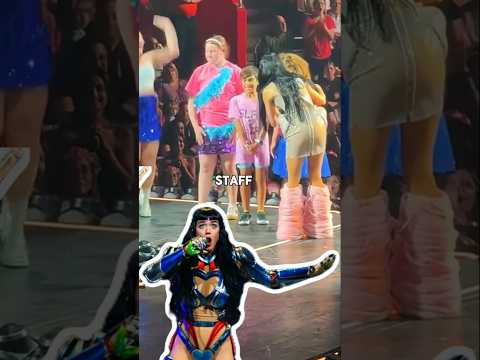 A Young Girl Faints On Stage At Katy Perry S Show