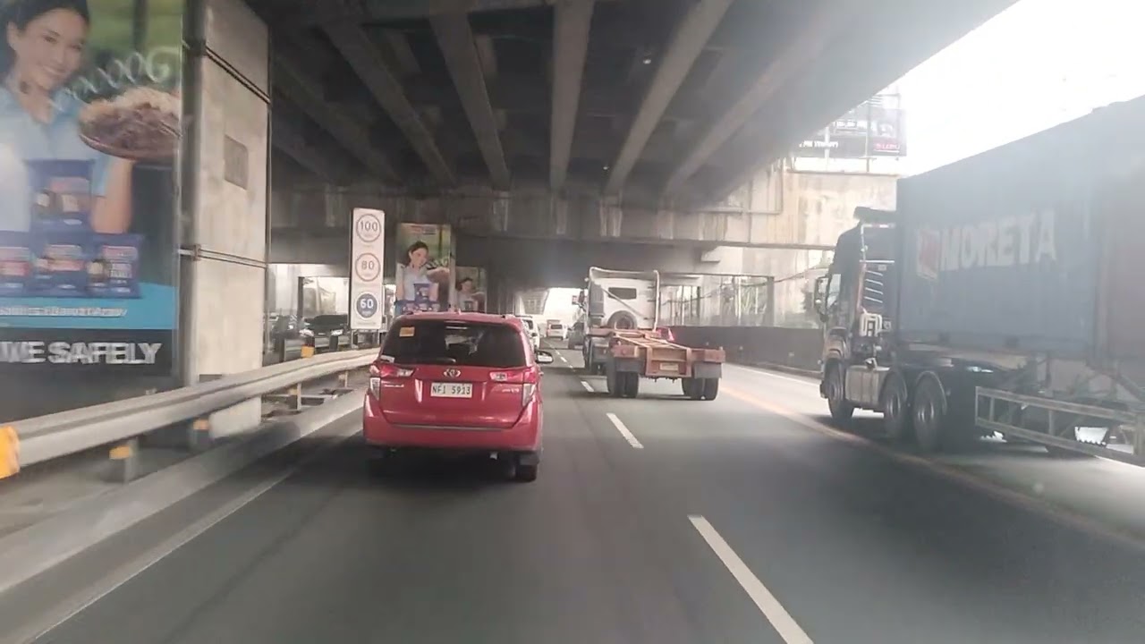 C5 ROAD to exit South wood Biñan dala ko Toyota hiace deluxe