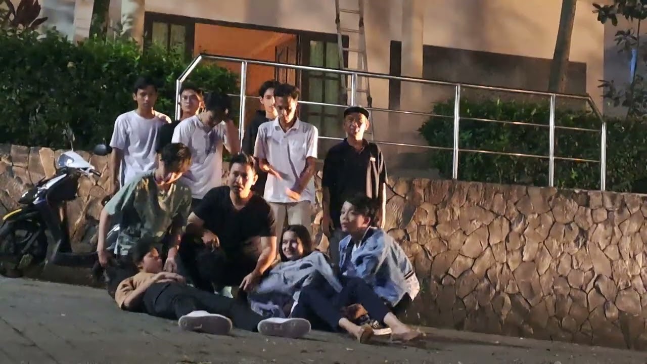 afan yang gendong dira terjatuh di pelukan afan romantis banget bts mala ilham afan dira panggila