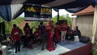 Mawar putih koplo bareng radjata,,  abang yg joged dibut baper sinta purnama