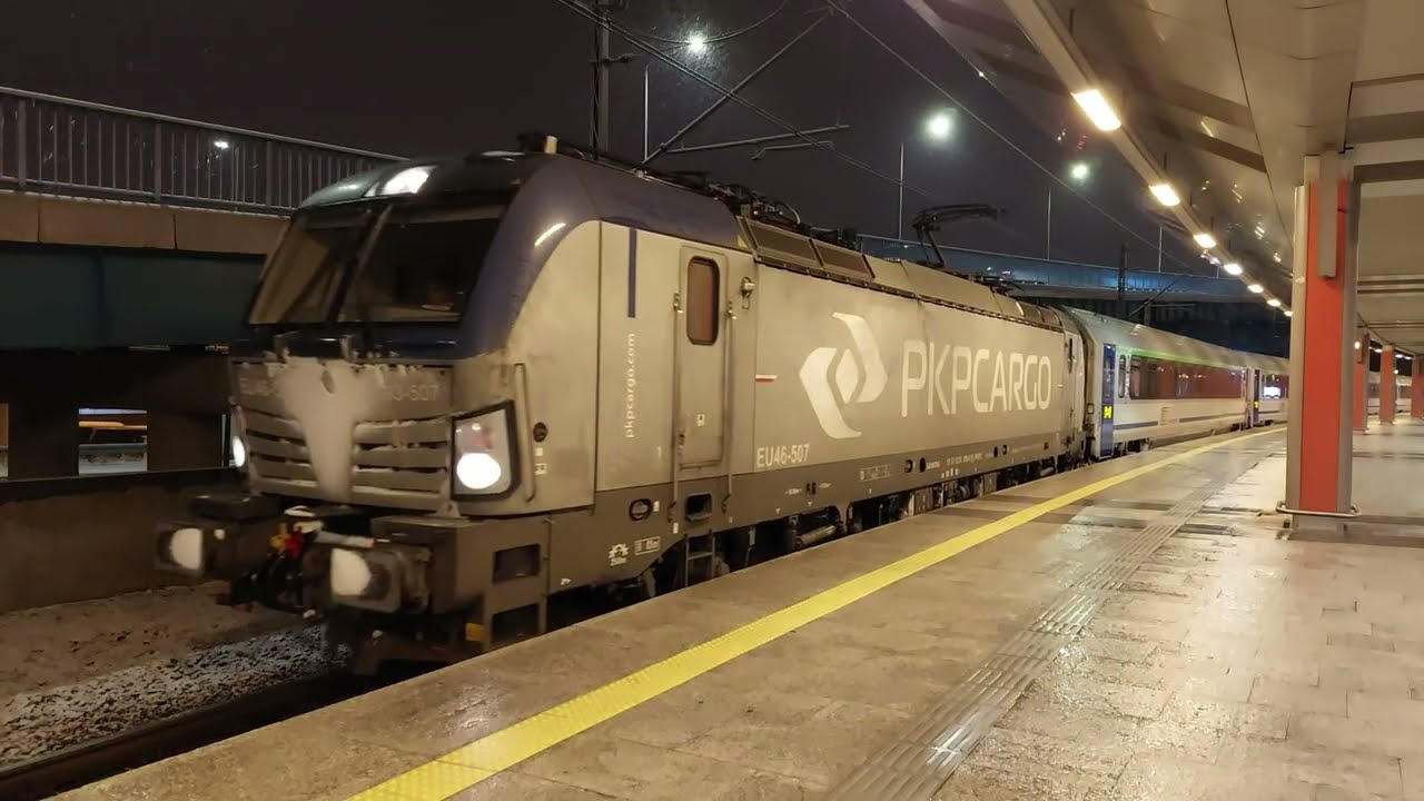 EIC 3150 Tatry na stacji Kraków Główny z EU46 Vectron PKP Cargo i 11 wagonami