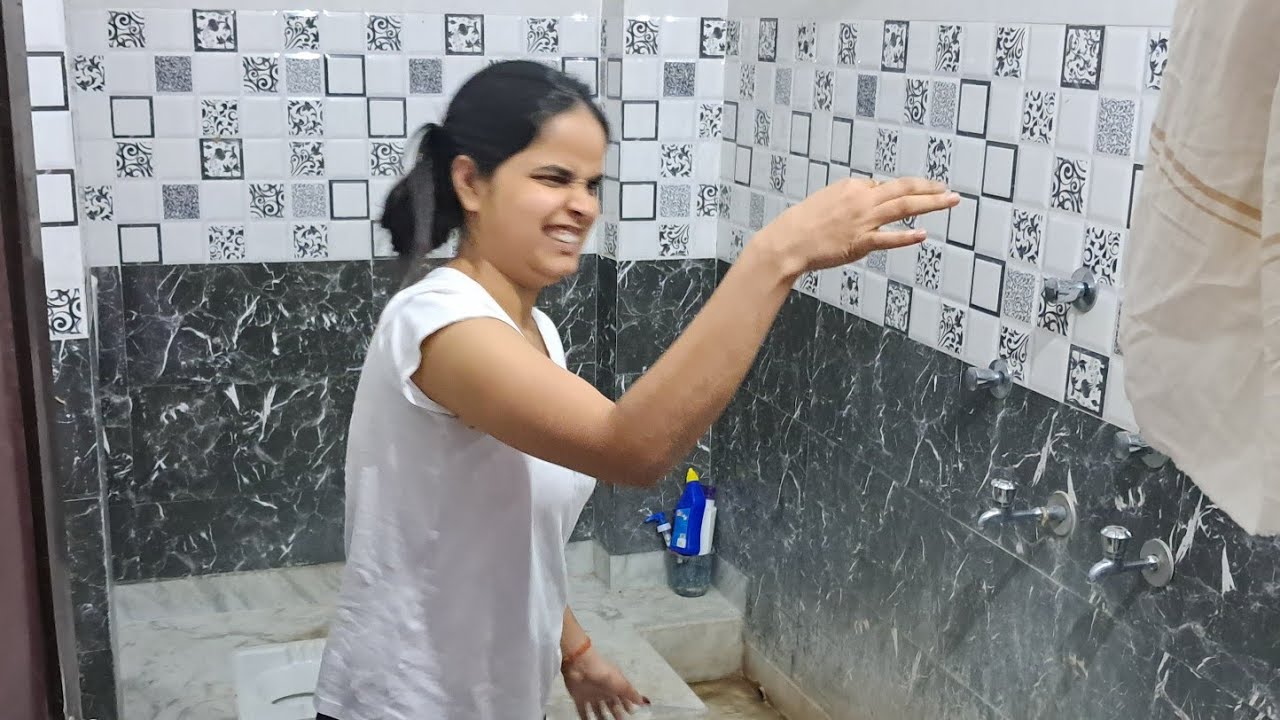 Ye Didi ko bathroom me kya mila🙄 #youtube #trending #vlog #fakaiyt ...