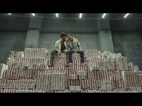 HAWA JAMAA NI HATARI WANATENGENEZA PESA BANDIA HATA MASHINE HAIWEZI KUJUA HUU NI WIZI WA AKILI SANA 