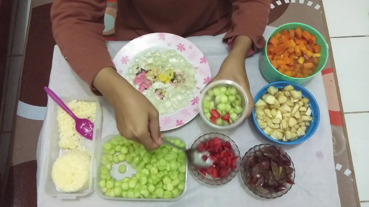 Cara membuat salad buah 