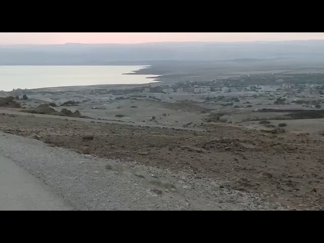 البحر الميت في نقطة الالتحام مع نهر الأردن