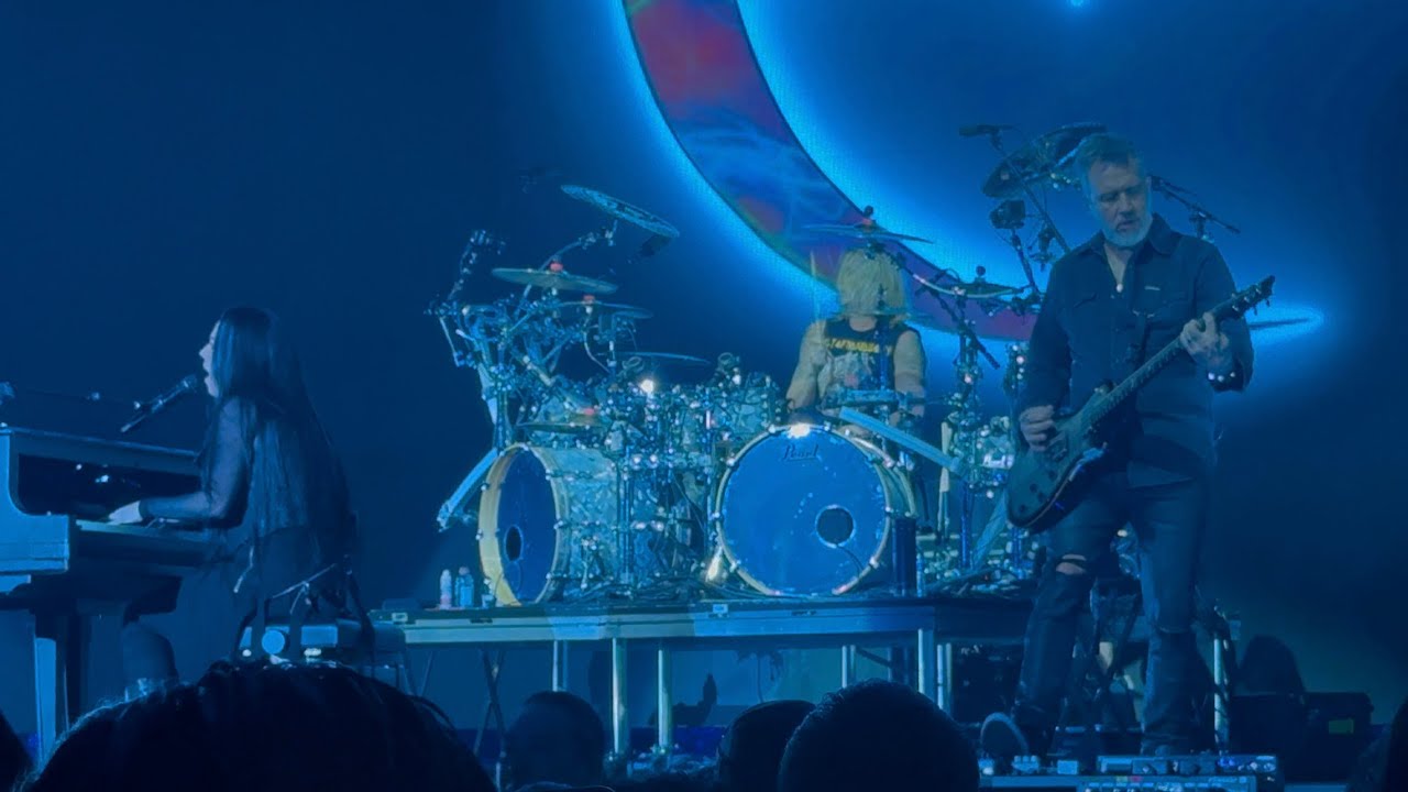Evanescence - Lithium (Live at KROQ Almost Acoustic Xmas, Kia Forum, Los Angeles, CA 12/13/2025)