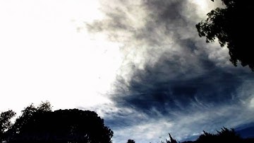 Cirrus clouds form/driting with trails2 time lapse V07109