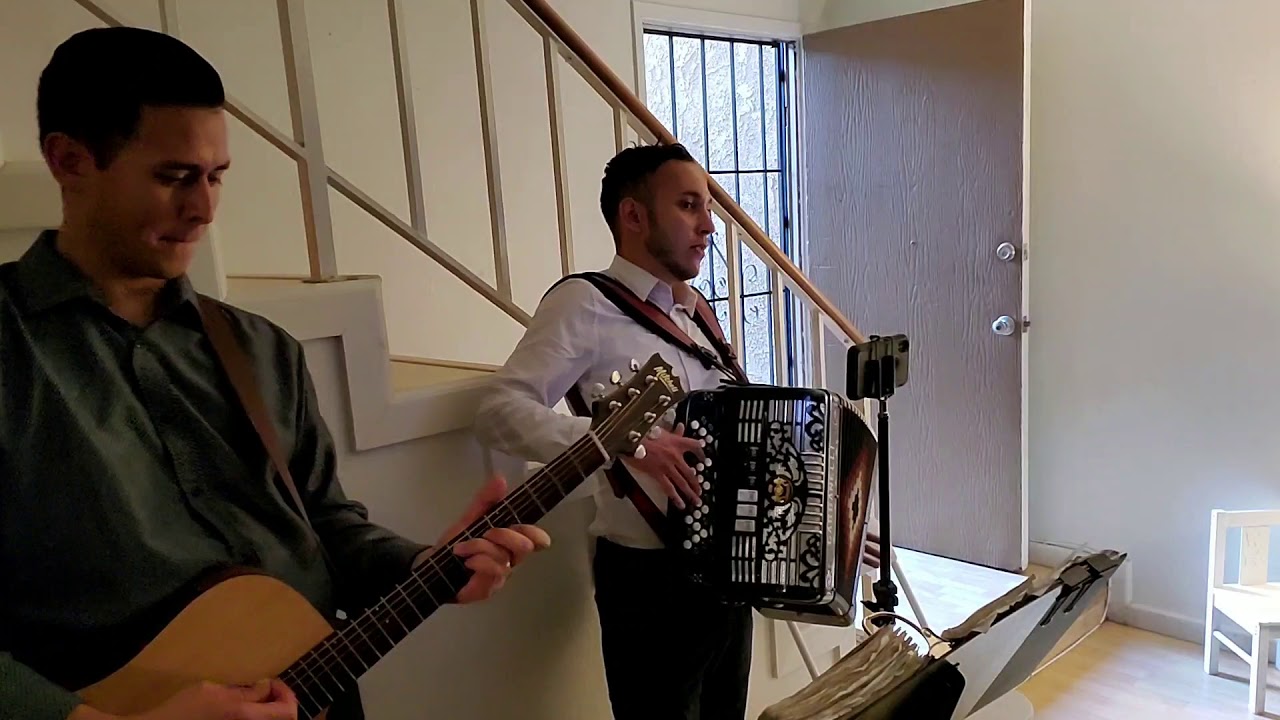 Las Tres Tumbas Acordeón y Guitarra a Dueto / Los Dos Carnales